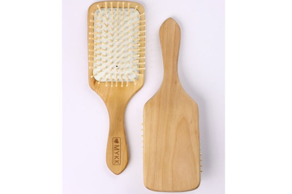 5 Reasons a Paddle Brush is Perfect for Frizz-Free and Shiny Hair